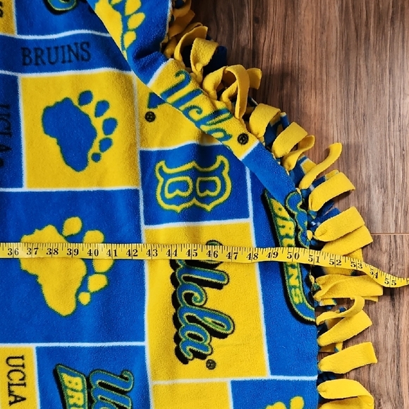 UCLA Bruins Fleece No Sew  Blanket - Picture 4 of 9